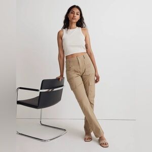 Madewell The Curvy Garment-Dyed '90s Straight Cargo Pant in Ash Green - Size 28